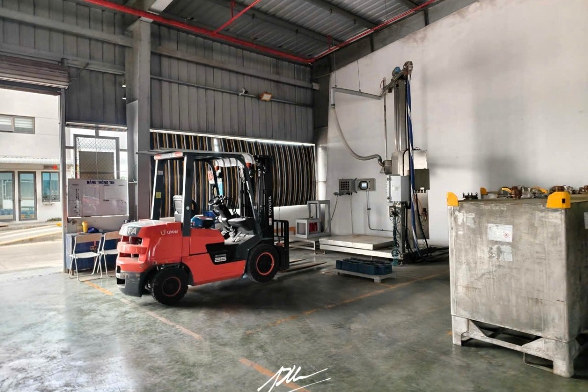 Máy đóng IBC tank